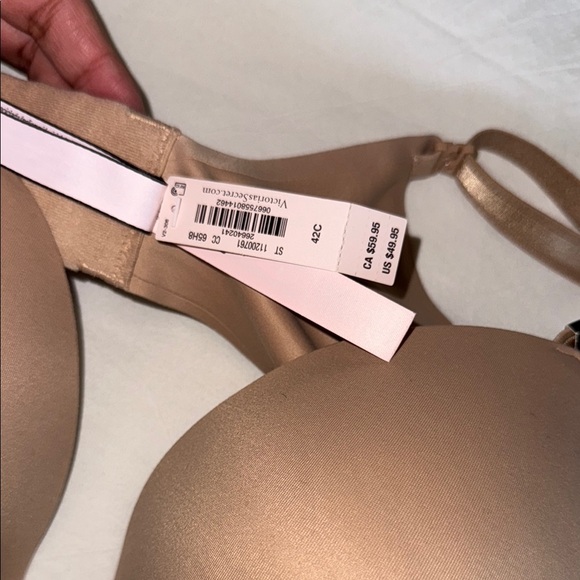VS Nude Seamless Molded Cup Bra with Adjustable Straps - Picture 2 of 5